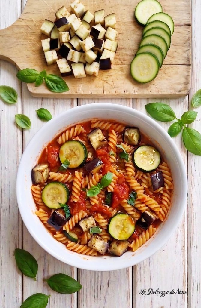 Pâtes à la sauce courgettes et aubergines
