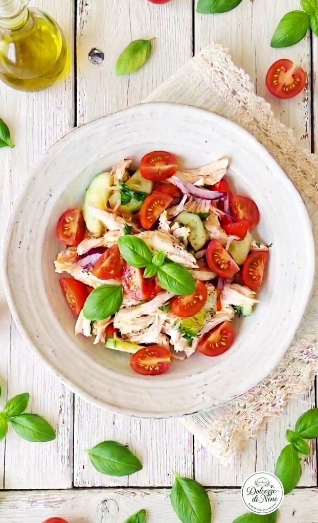 Salade froide de poulet et de légumes