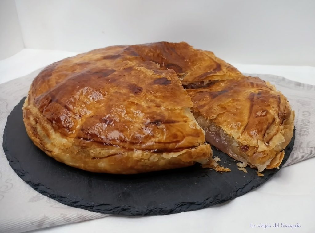 Feuilleté rustique aux oignons