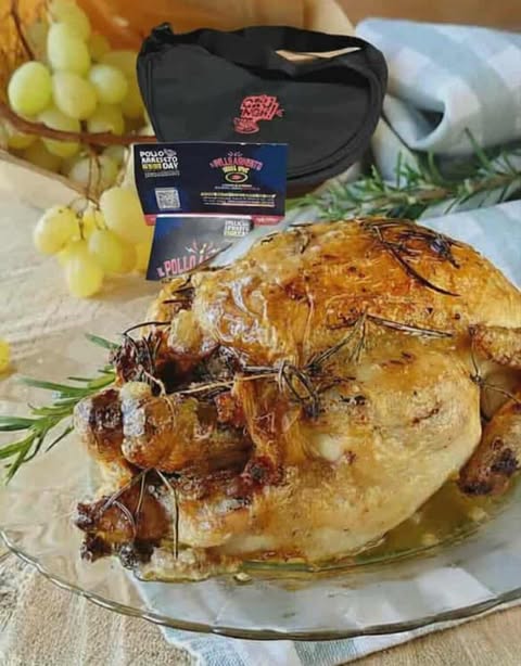 Poulet avec saucisse et raisin blanc