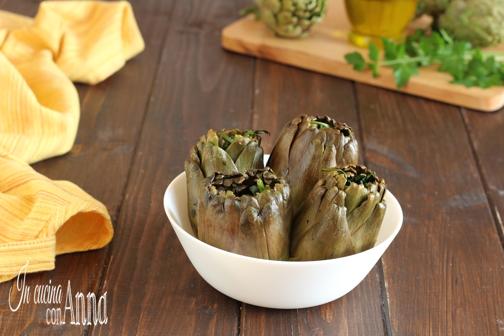 Artichauts rôtis napolitains