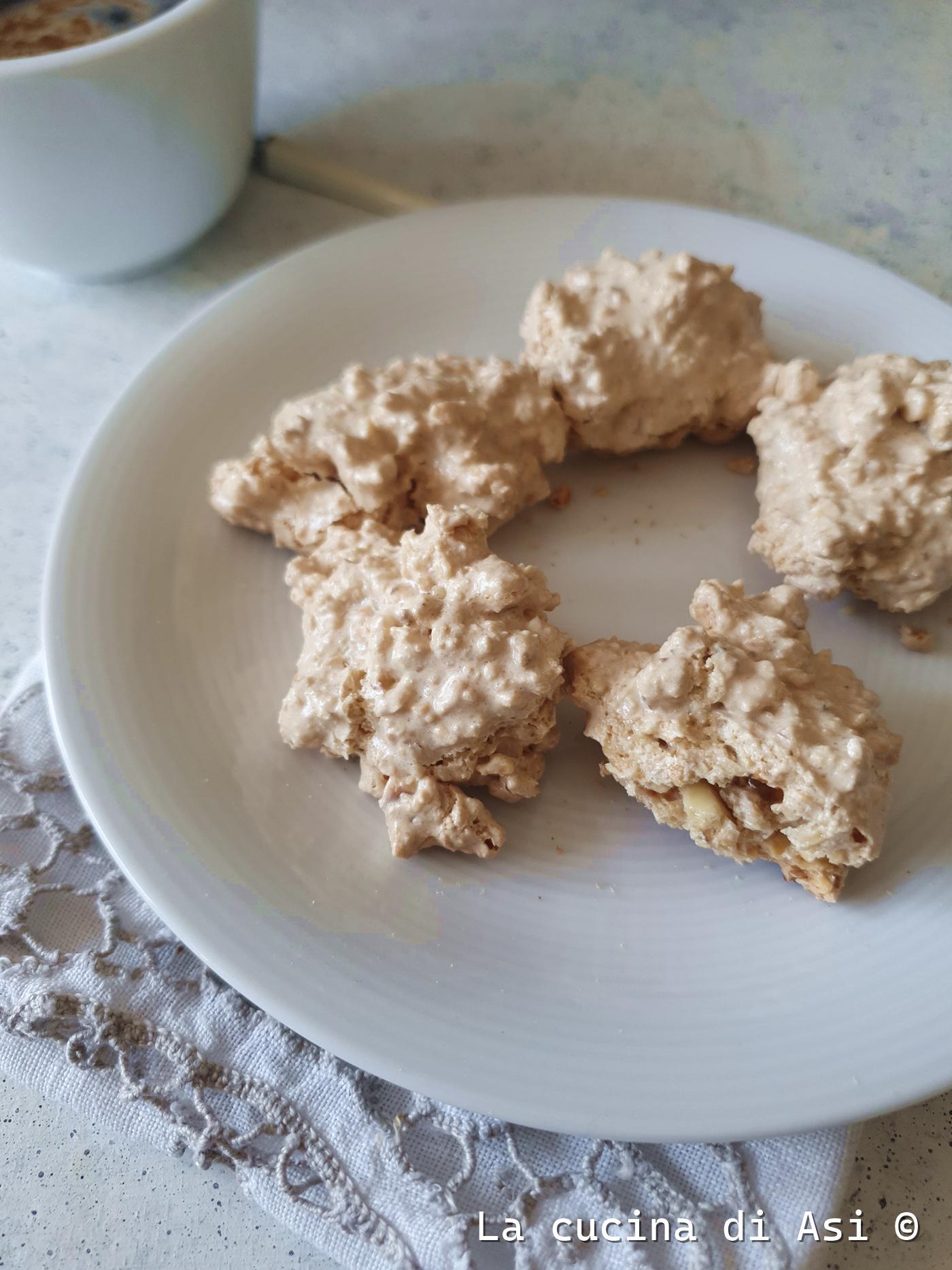 Brutti ma buoni : recette originale aux amandes et noisettes