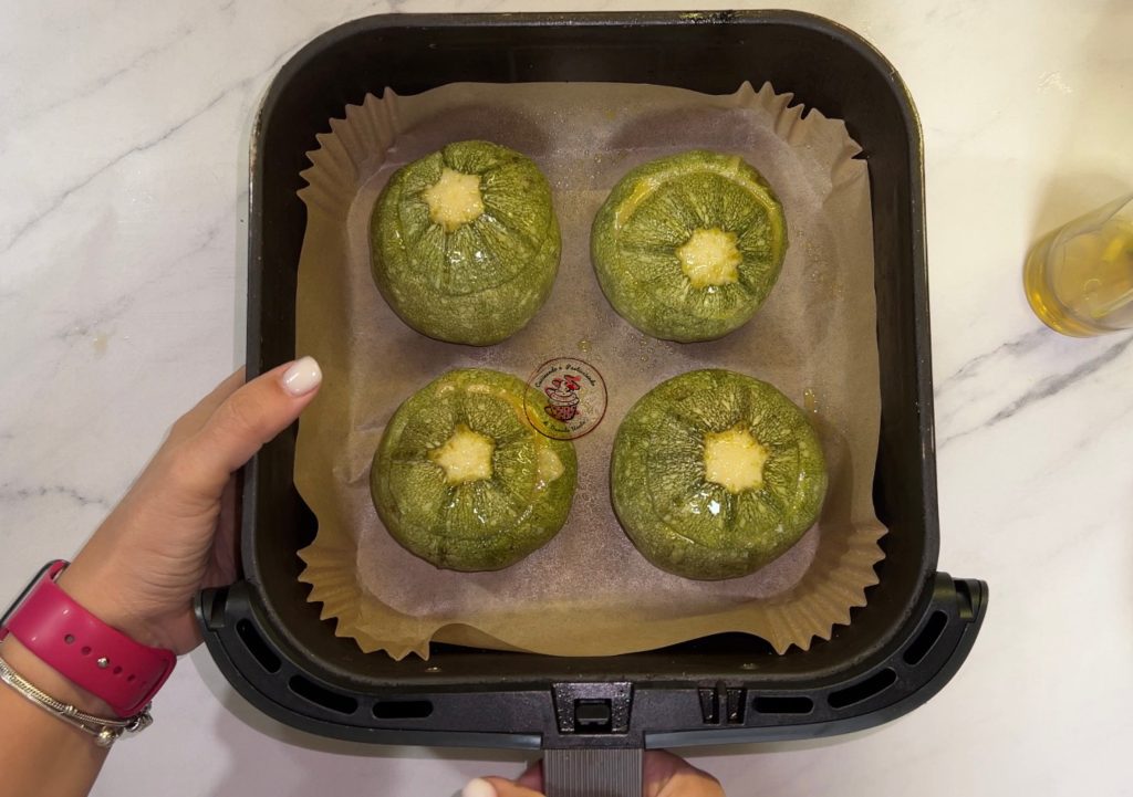 Courgettes rondes farcies cuites à la friteuse à air