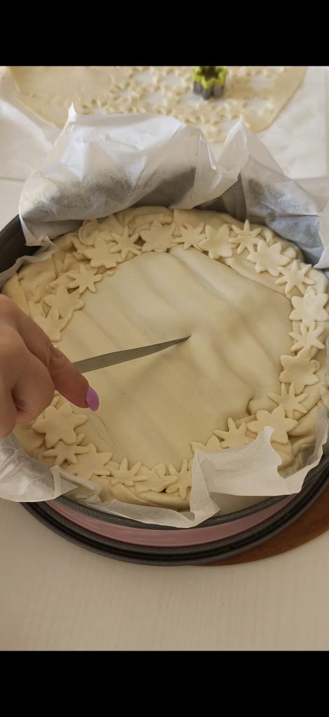 On referme avec le deuxième disque de pâte feuilletée