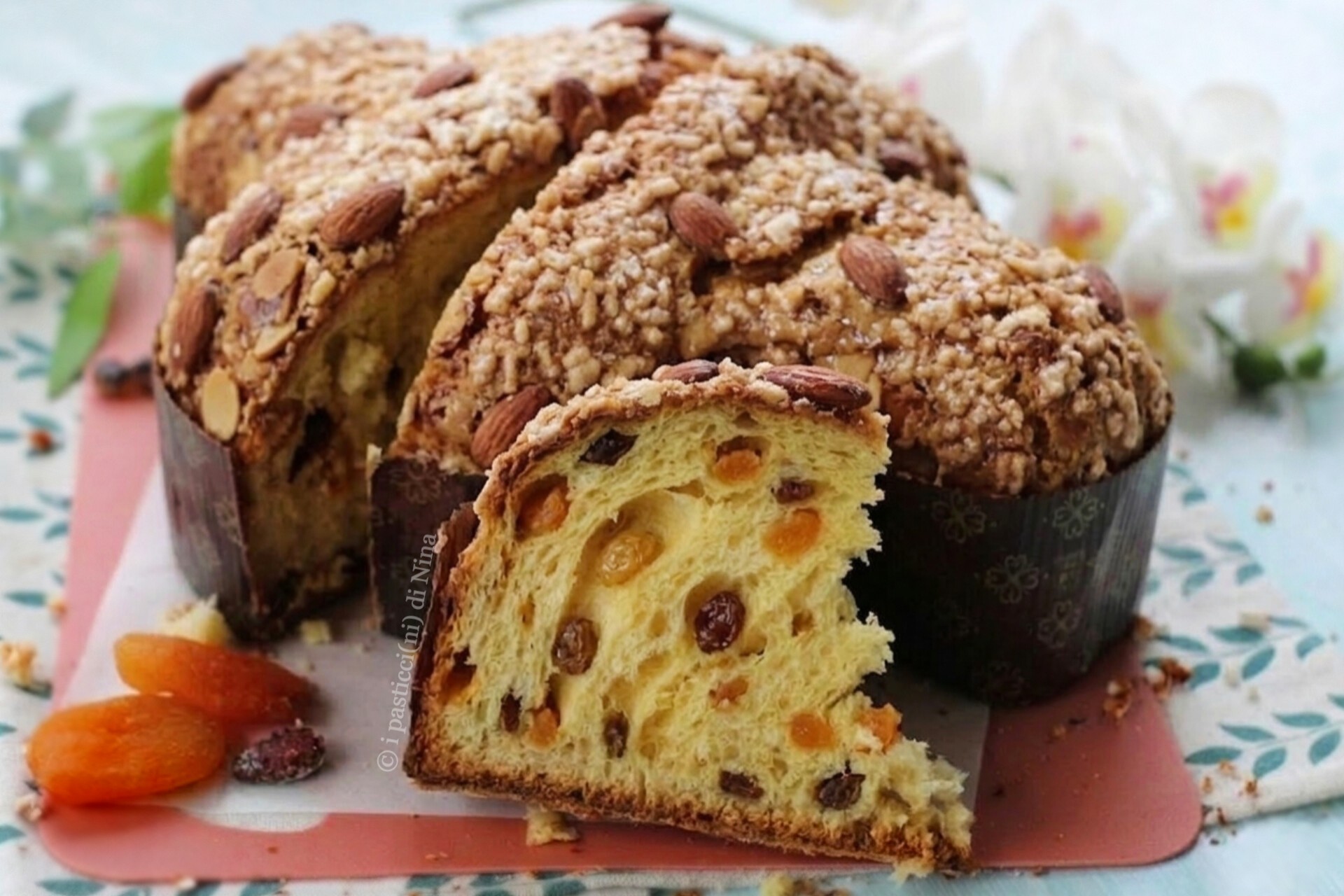 COLOMBE DE PÂQUES AUX ABRICOTS ET RAISINS SECS