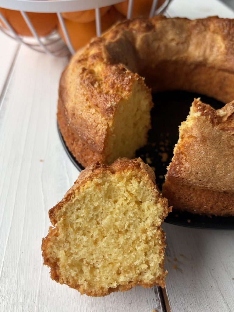 Ciambellone à la ricotta et à l'orange cuit en friteuse à air