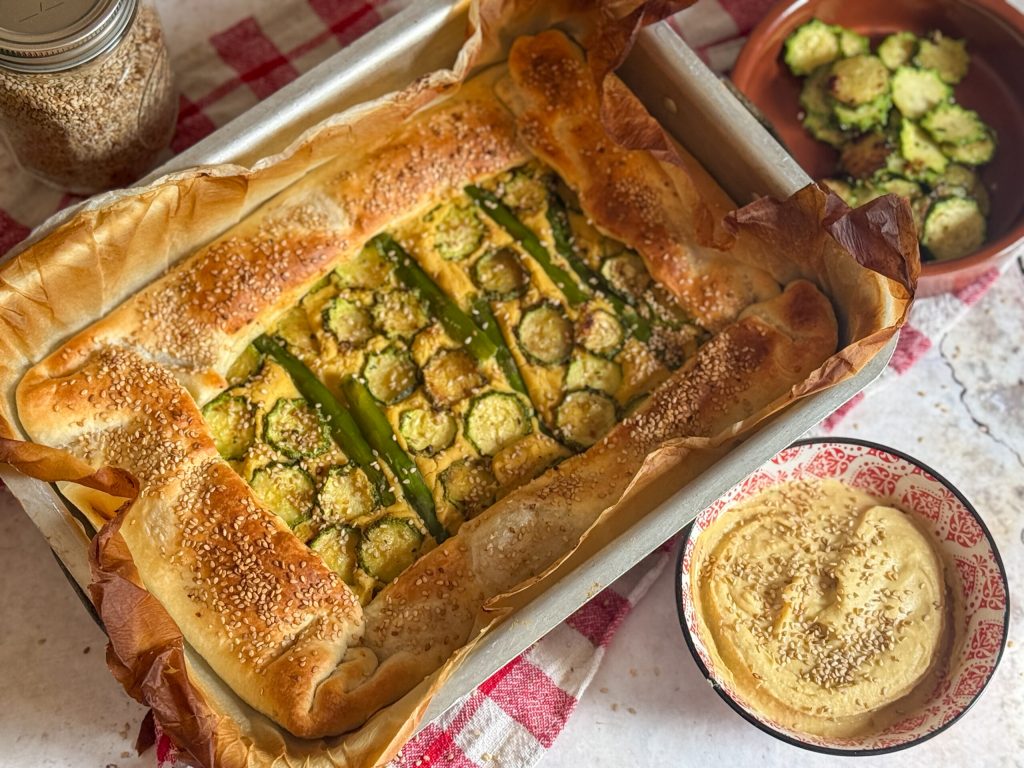 tarte salée rapide au houmous et aux légumes