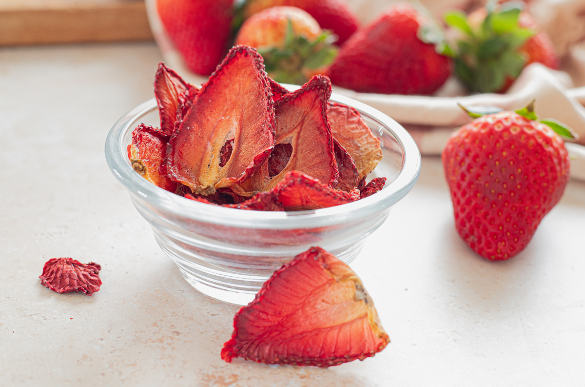 Fraises séchées au four croustillantes