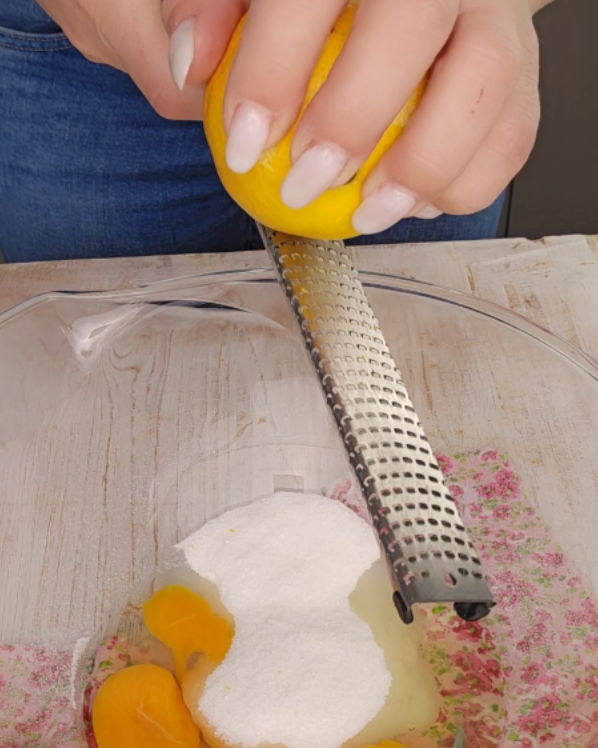 zeste de citron râpé