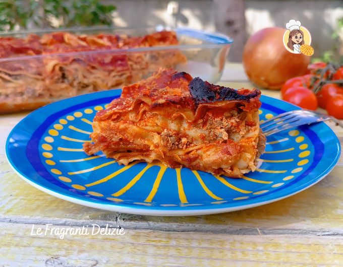 Lasagne napolitaine bien riche : saucisses, hachis et ricotta