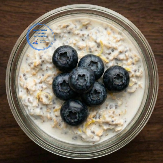 Porridge sans cuisson aux myrtilles et citron : frais et idéal pour l'été