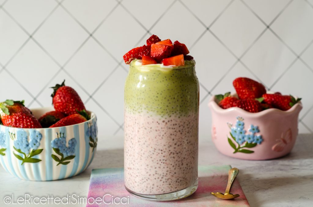 Pudding de chia matcha et fraises