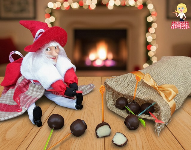 SUCETTES EN PÂTE D&rsquo;AMANDE ET CHOCOLAT
