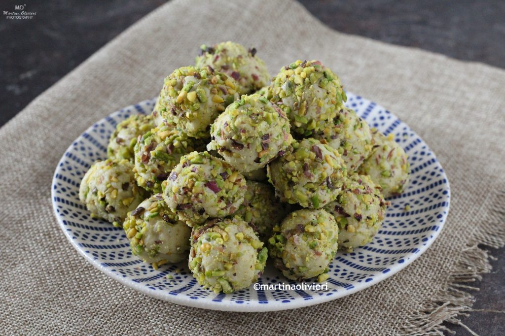 Truffettes au chocolat blanc et pistaches