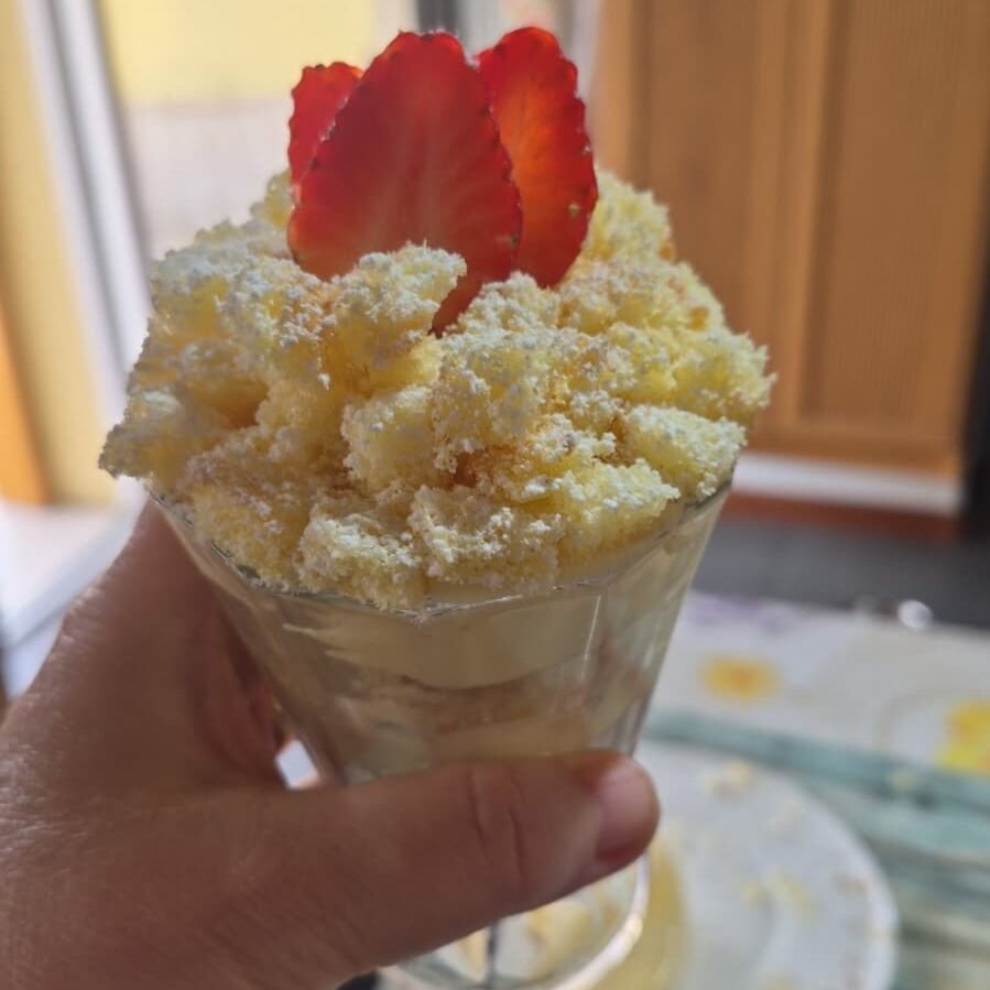 Mimosa en coupe aux fraises