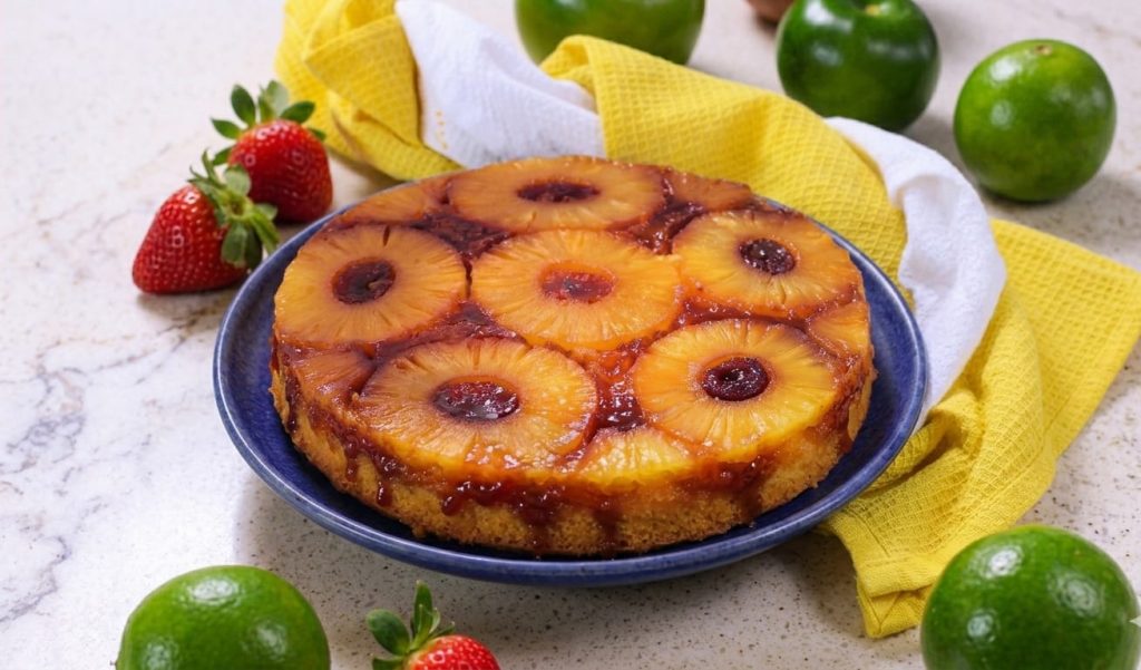 Le gâteau renversé à l'ananas