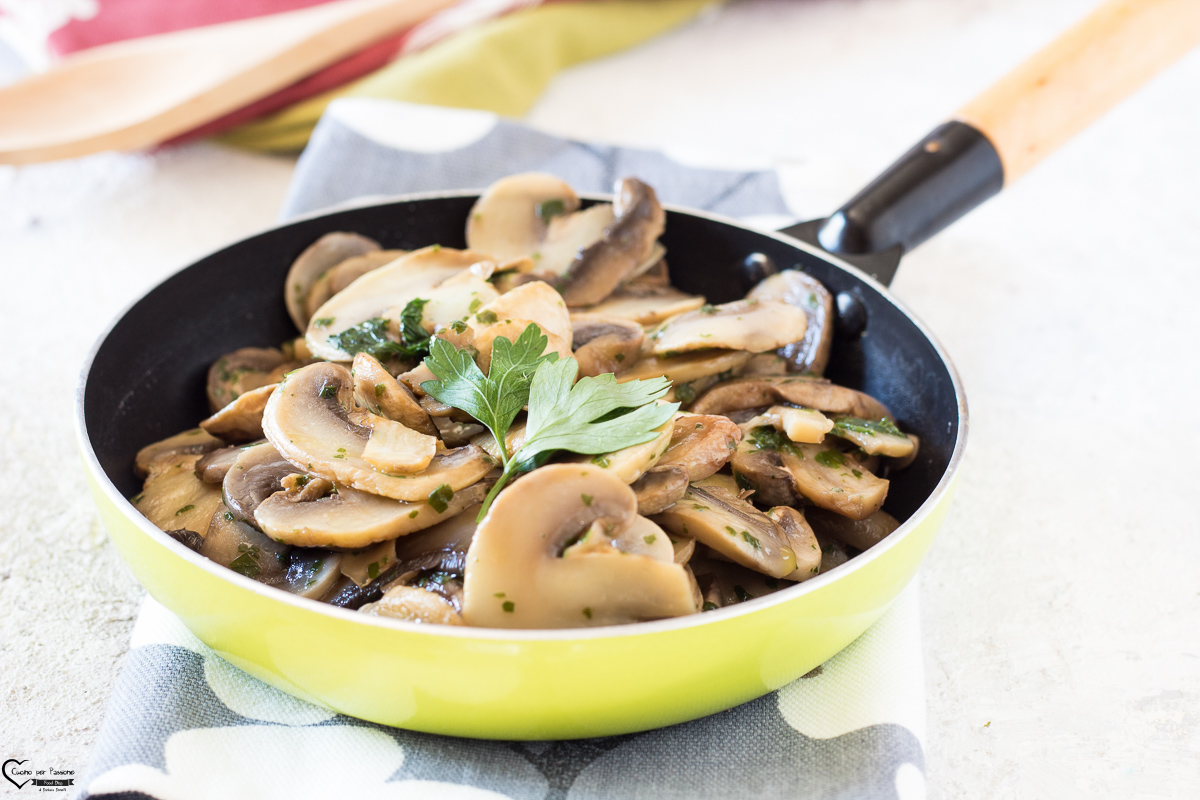 CHAMPIGNONS DE PARIS SAUTÉS