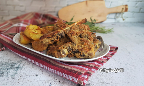 Côtes d&rsquo;agneau aux pommes de terre rôties