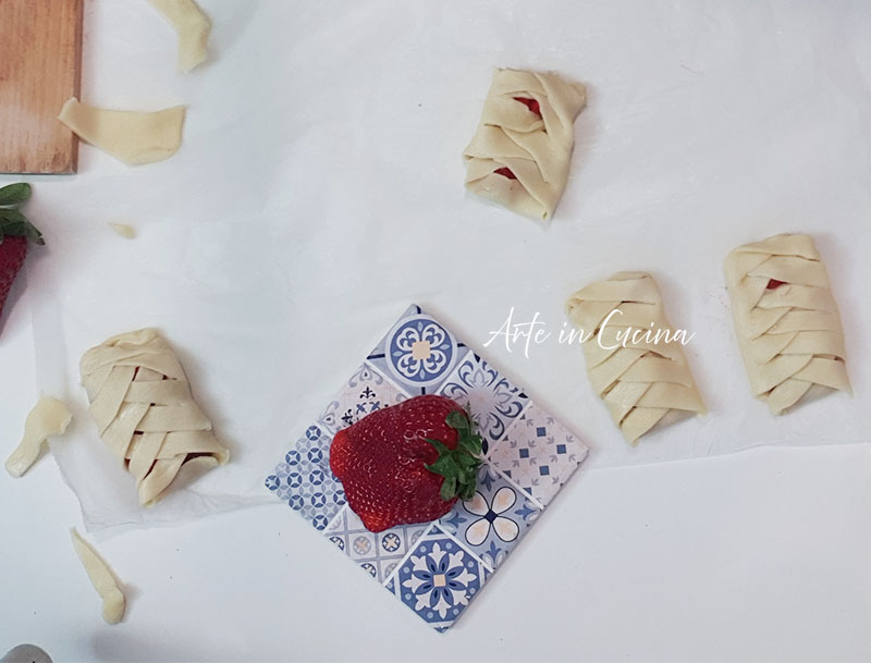 Feuilletés tressés aux fraises