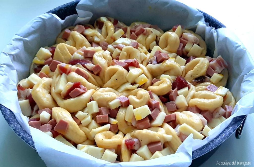 Focaccia pincée farcie