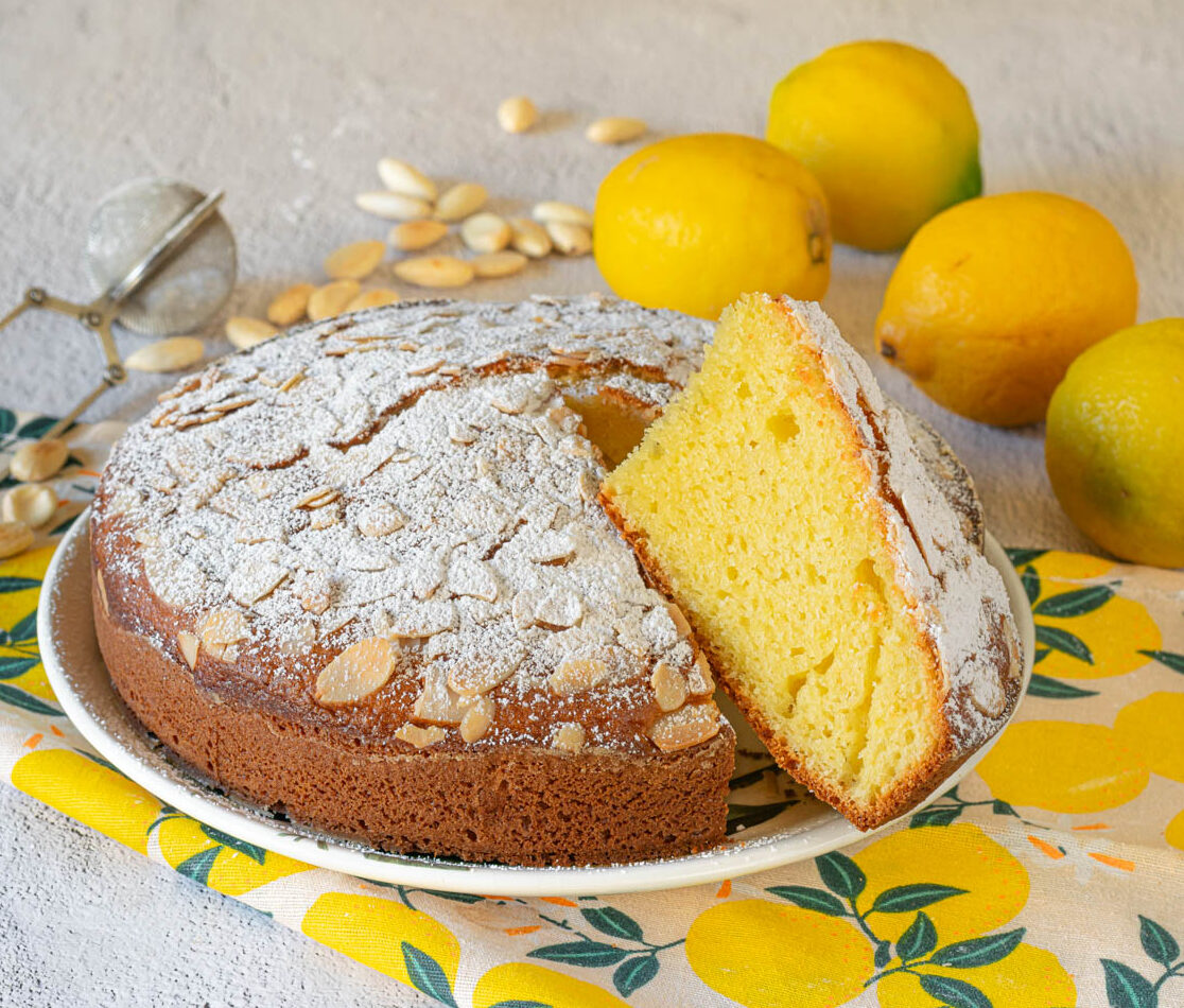 Gâteau au yaourt grec, amandes et citron