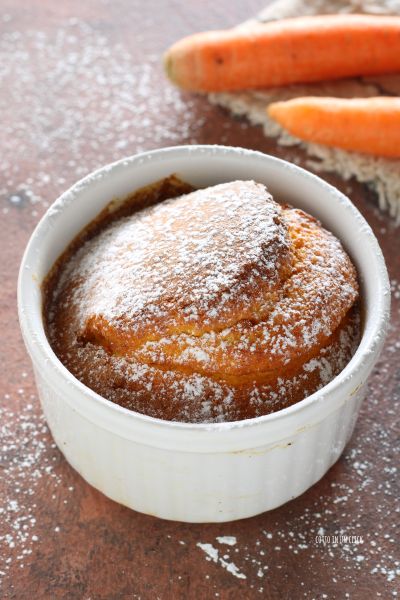 saupoudrez de sucre glace et servez