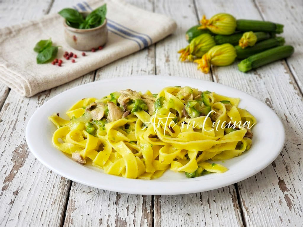 TAGLIATELLES con COURGETTES et maquereau crémeuses