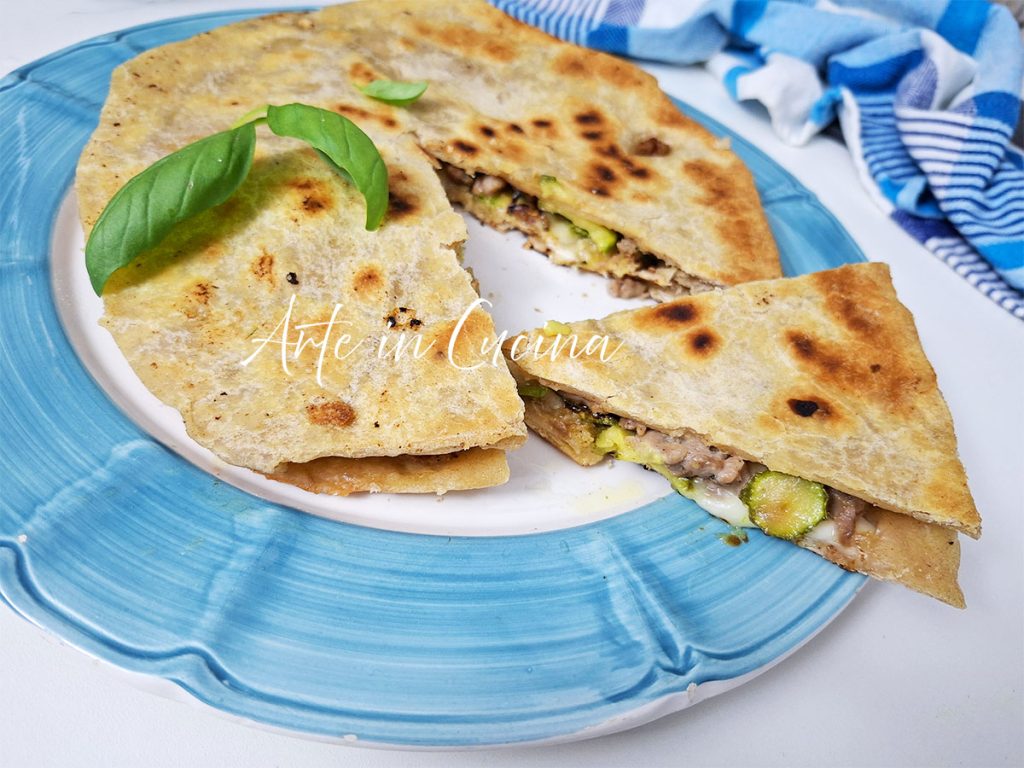 TARTE RUSTIQUE SAUCISSE et COURGETTES