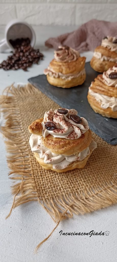 Zeppole à la crème au café