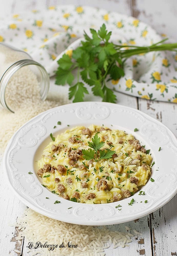 Risotto con azafrán y salchicha