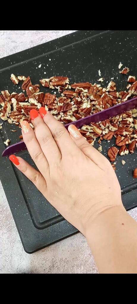 Añadimos las nueces pecanas picadas