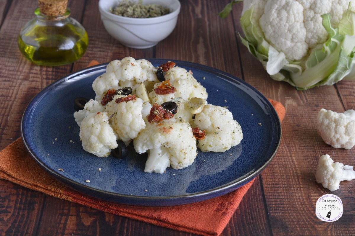 Coliflor con tomates secos y aceitunas