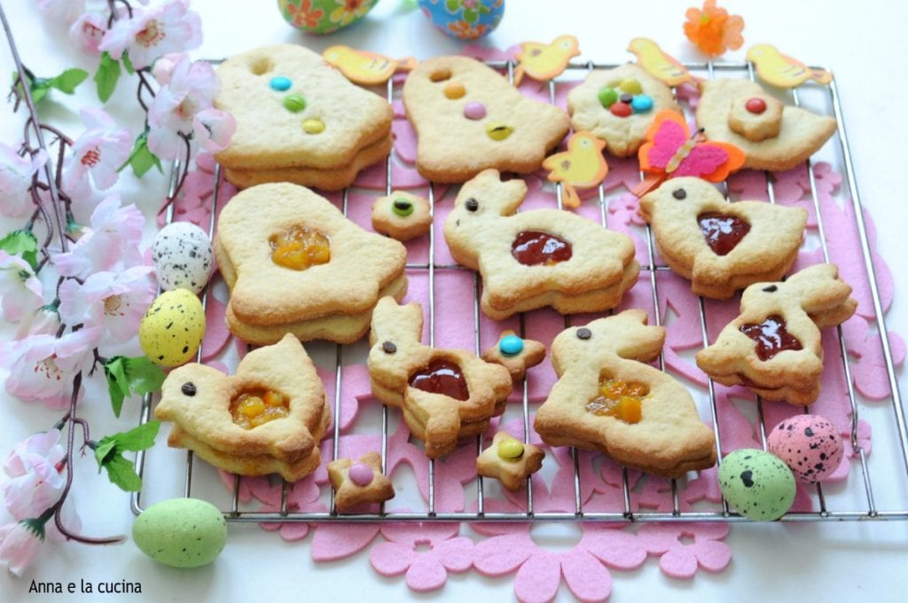 Galletas de Pascua rellenas de mermelada