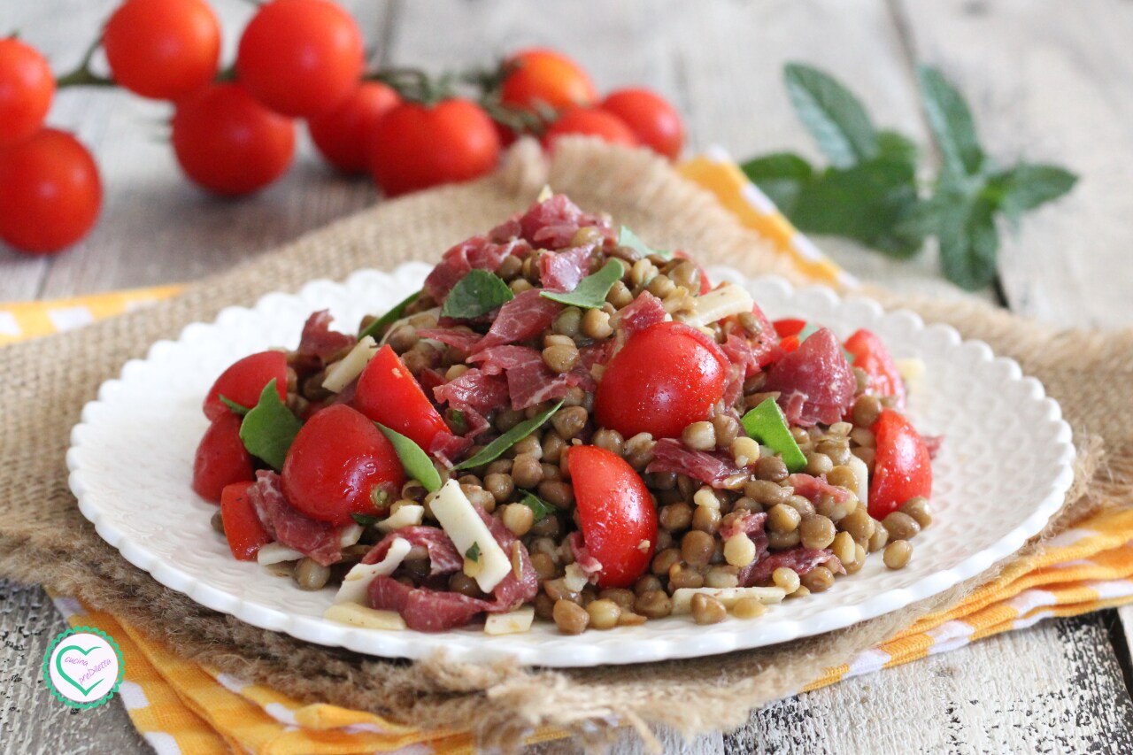 Ensalada de lentejas con bresaola y parmesano