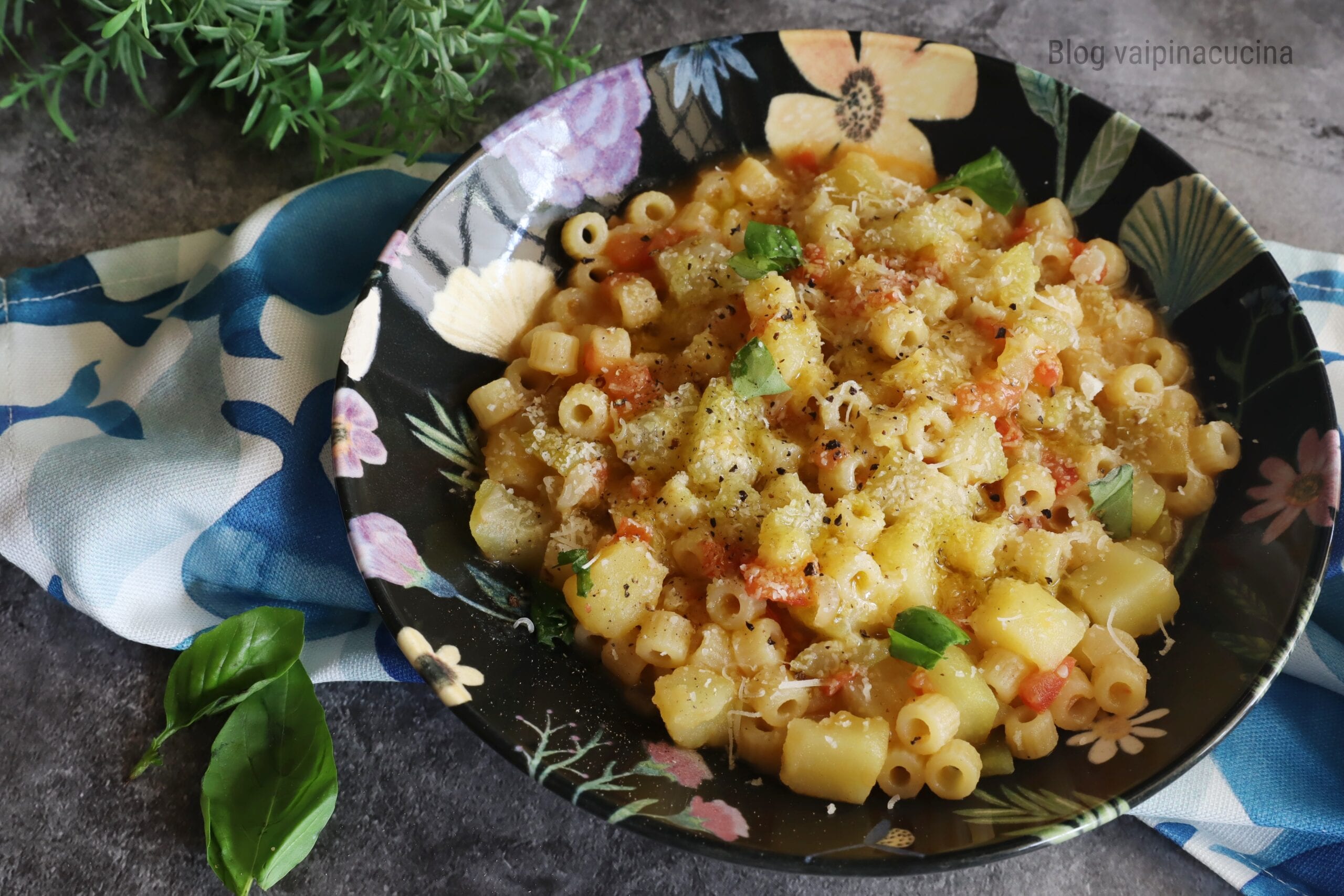 Pasta con calabacín largo