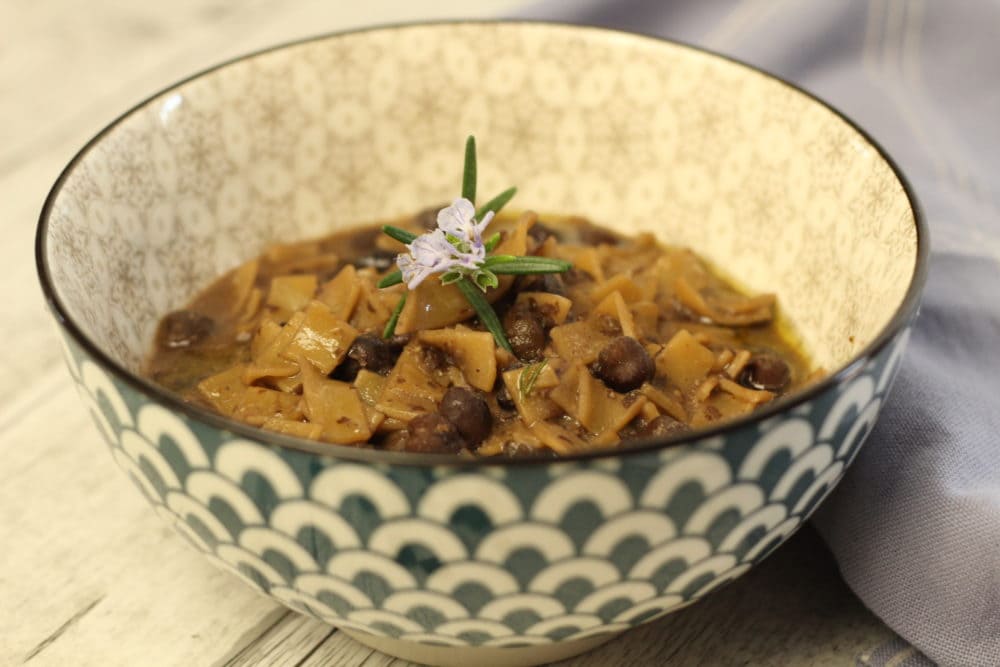 Sopa de garbanzo negro