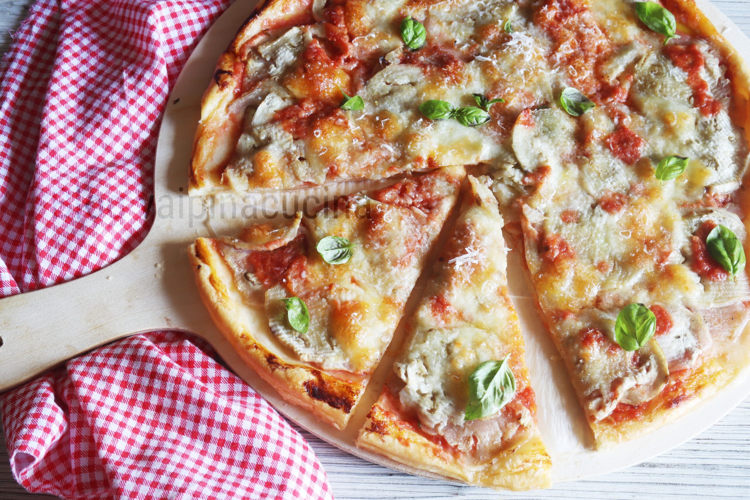 Parmigiana de berenjenas en hojaldre