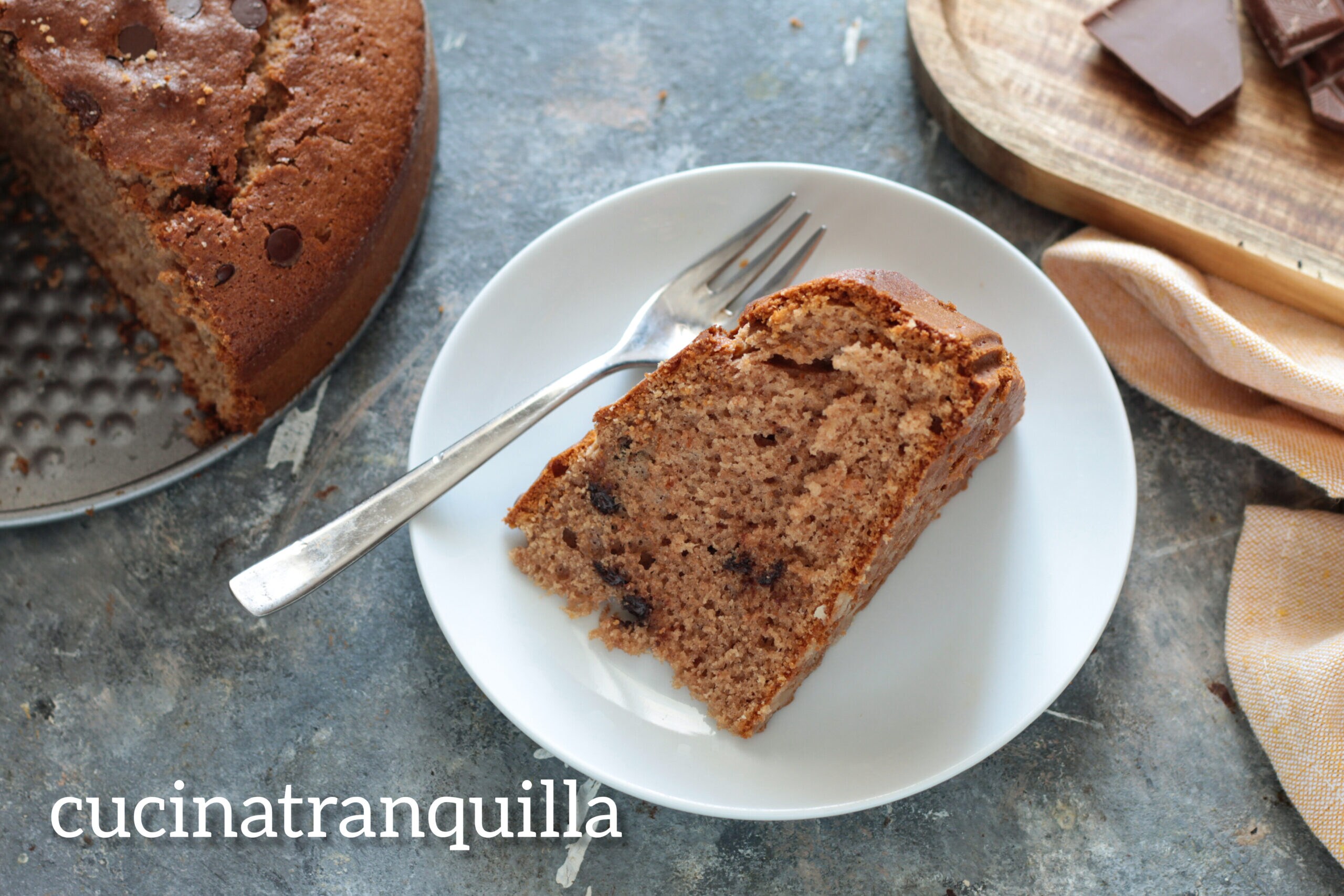 Tarta de chocolate con leche esponjosa y deliciosa
