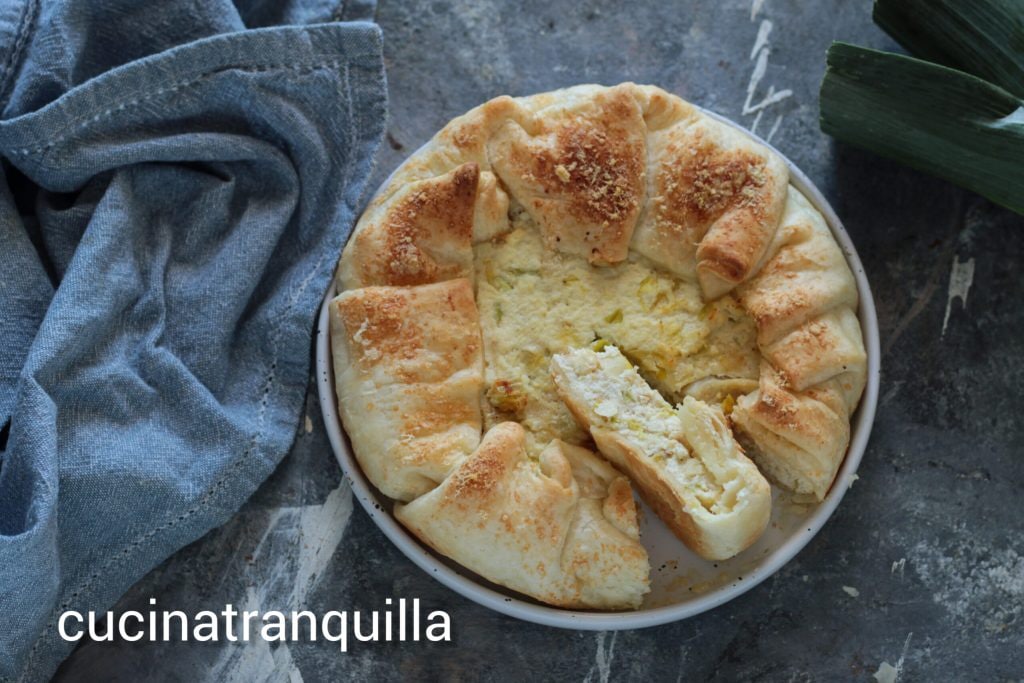 Tarta rústica con ricotta y puerros