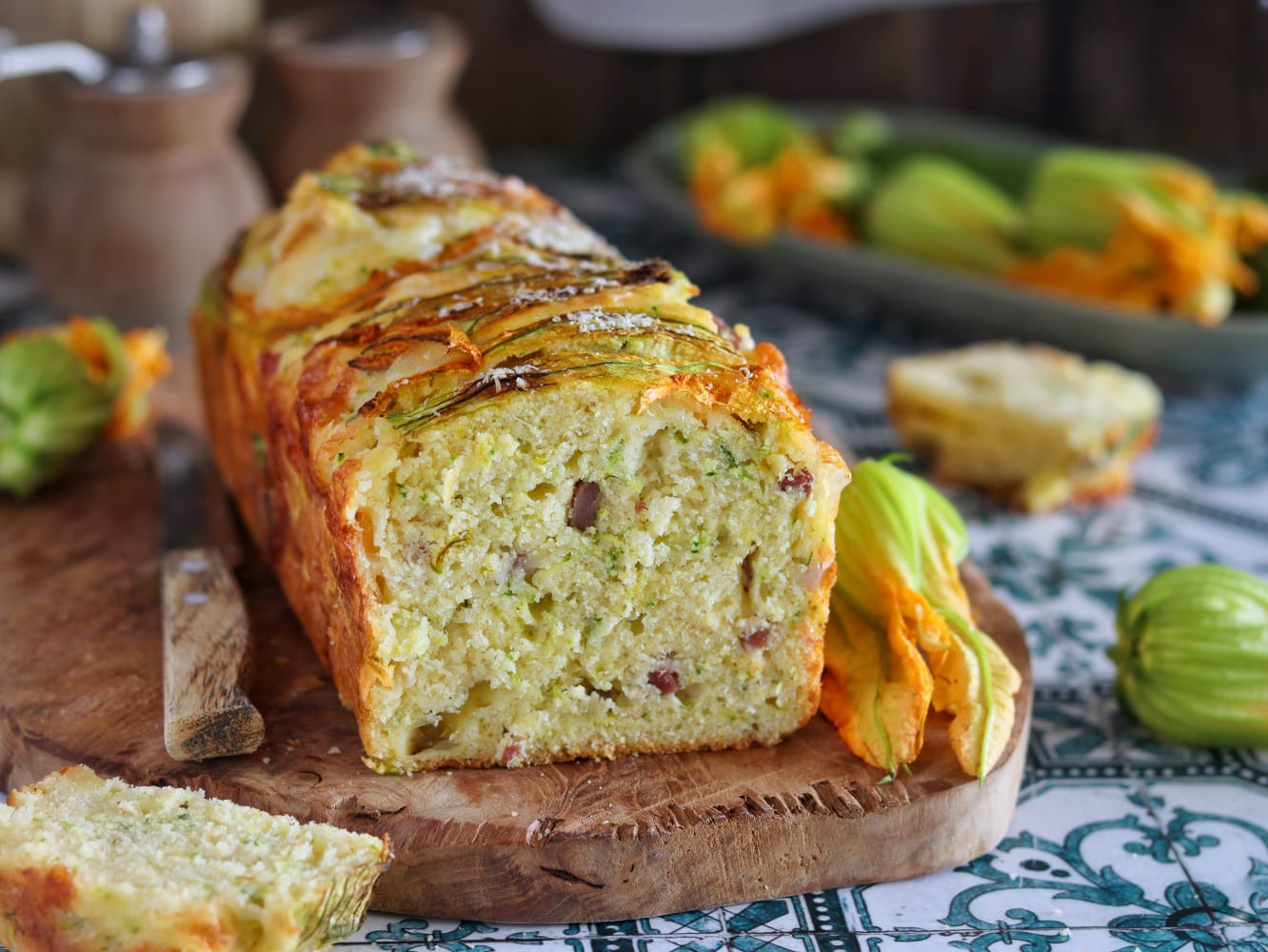Plumcake salado de calabacín, speck y scamorza