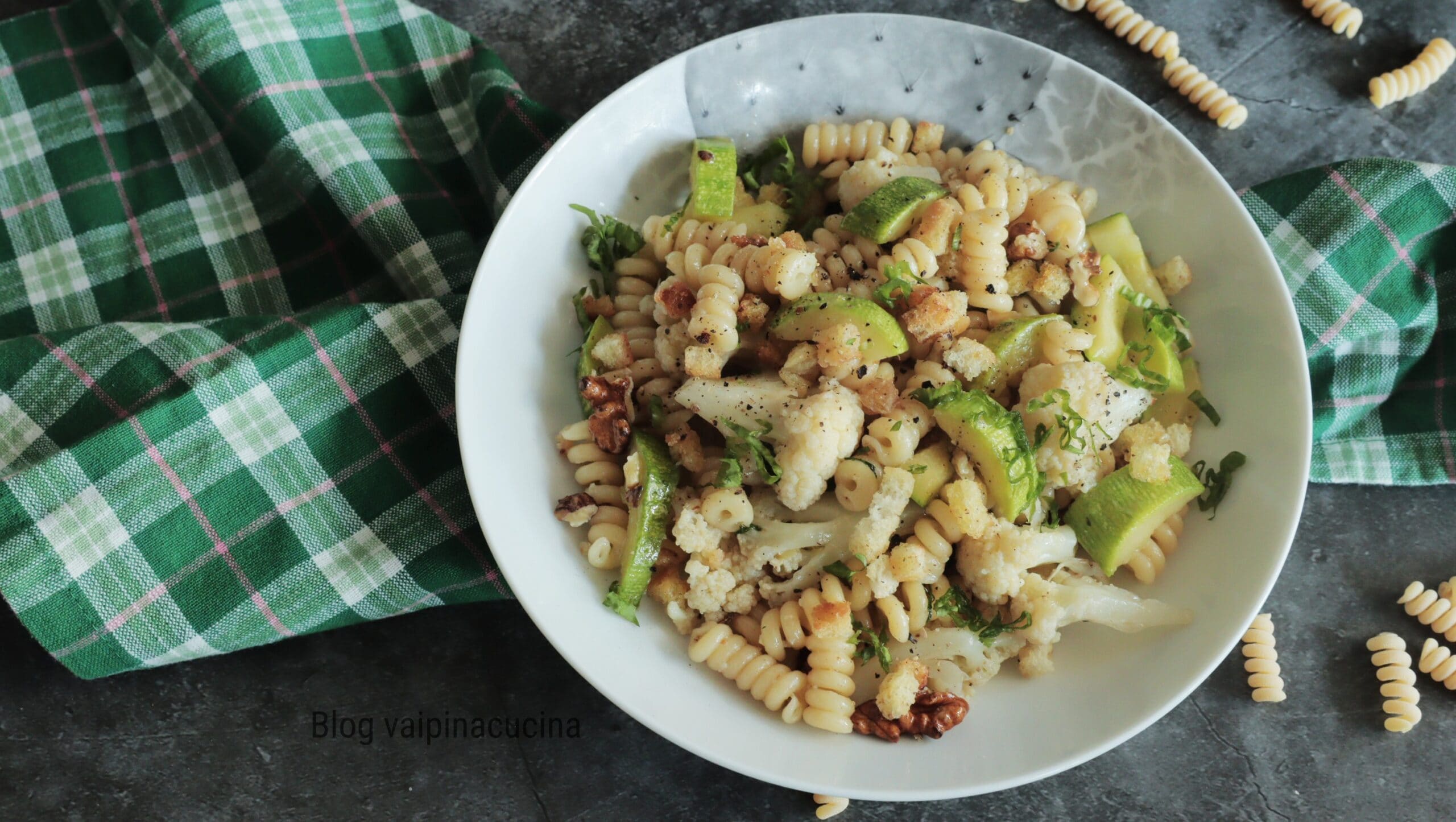 Fusilli coliflor y nueces
