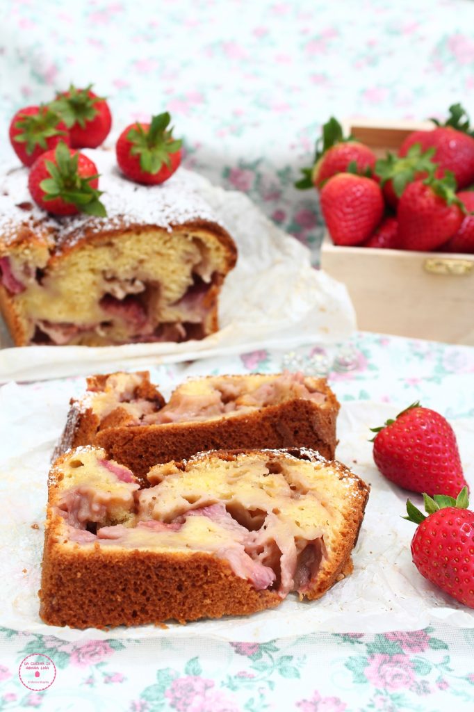 Bizcocho de fresas muy esponjoso