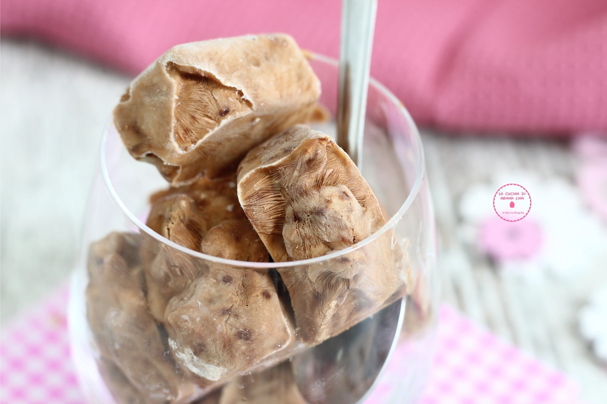 Cubos de yogur al café