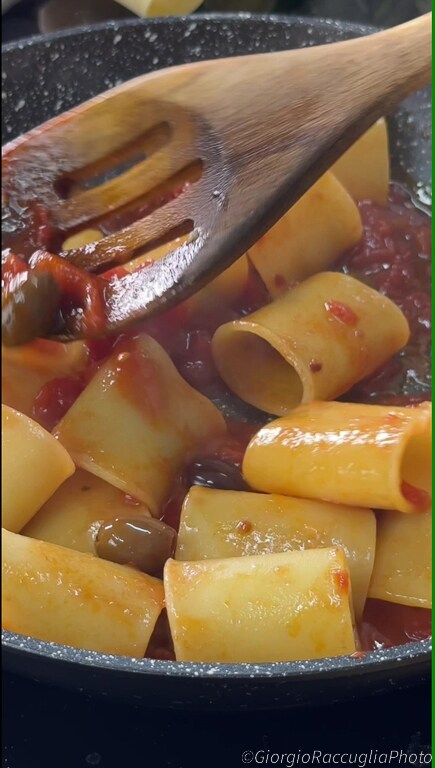 pasta a la puttanesca