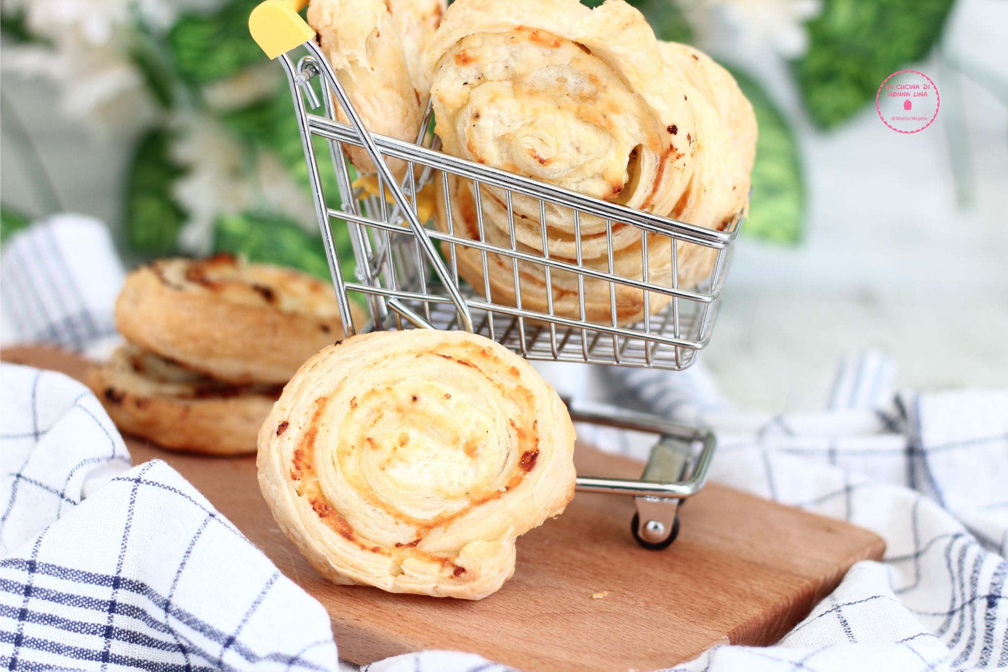 Rollitos de hojaldre salado con ricotta