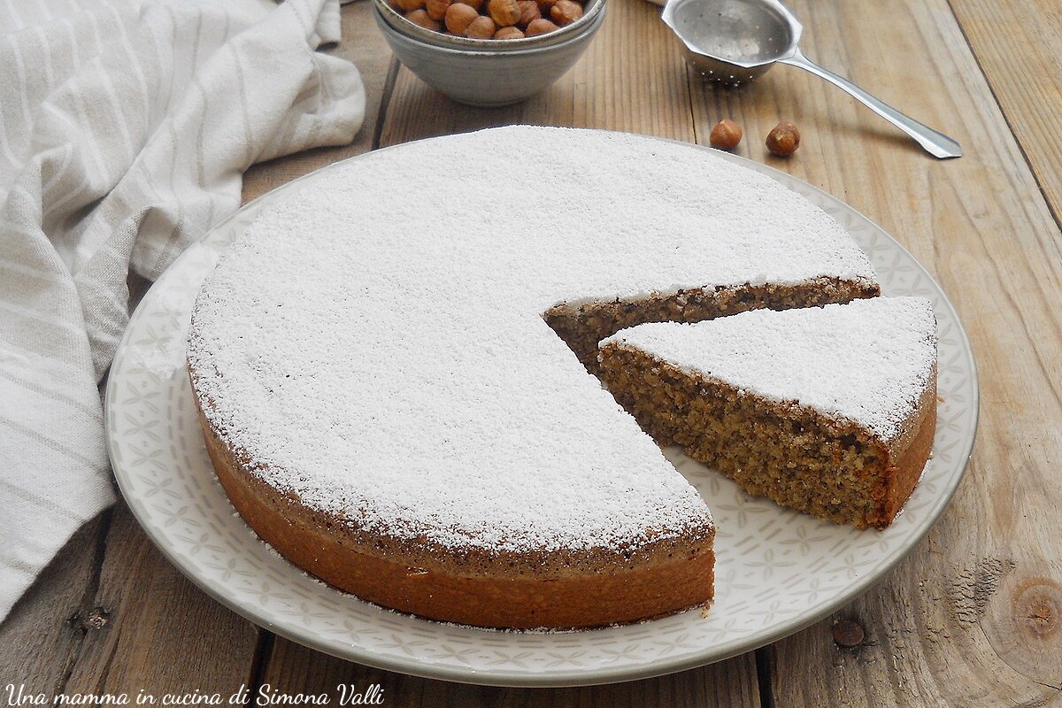 Tarta de avellanas sin harina con 3 ingredientes