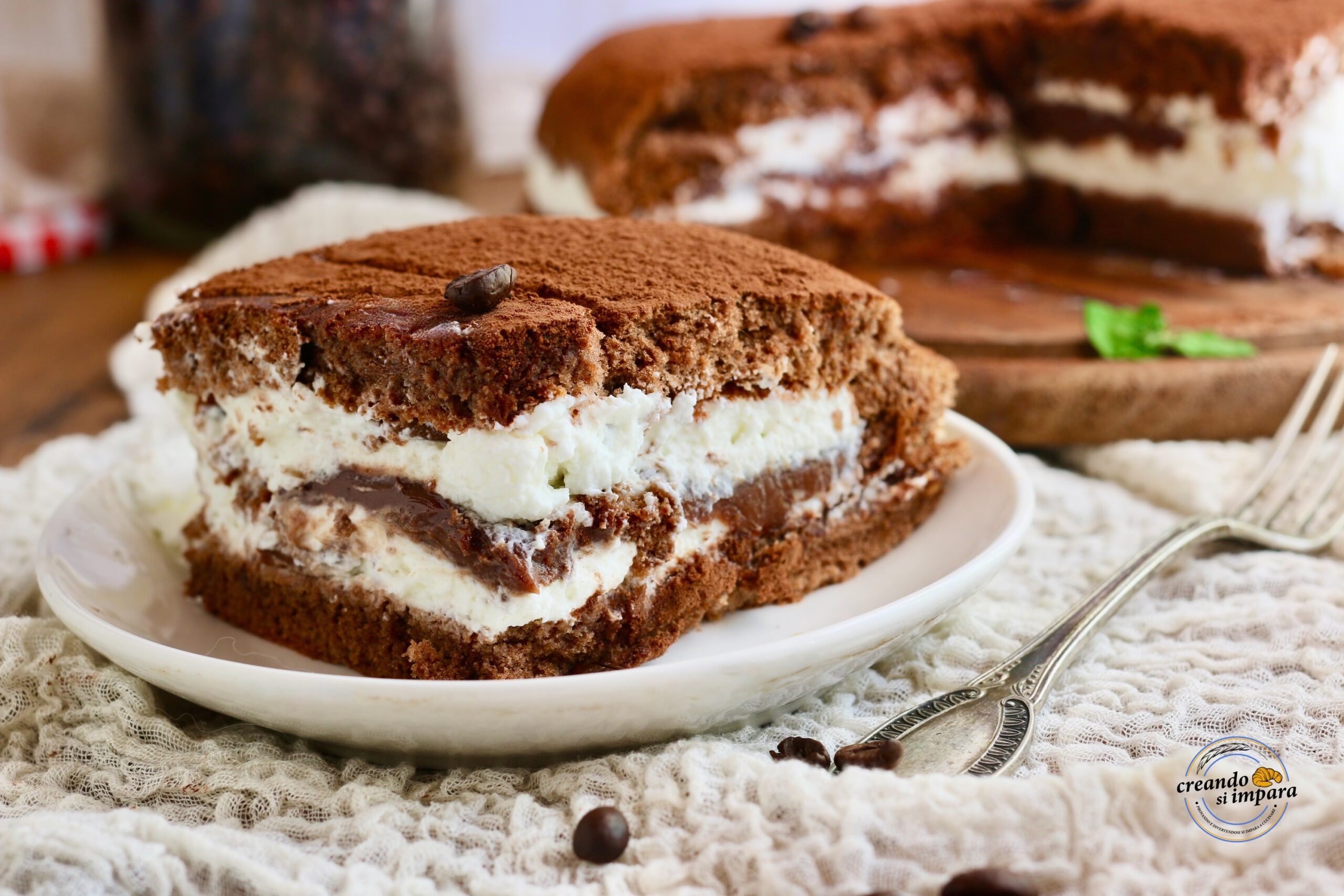 Tarta rellena con nata y Nutella