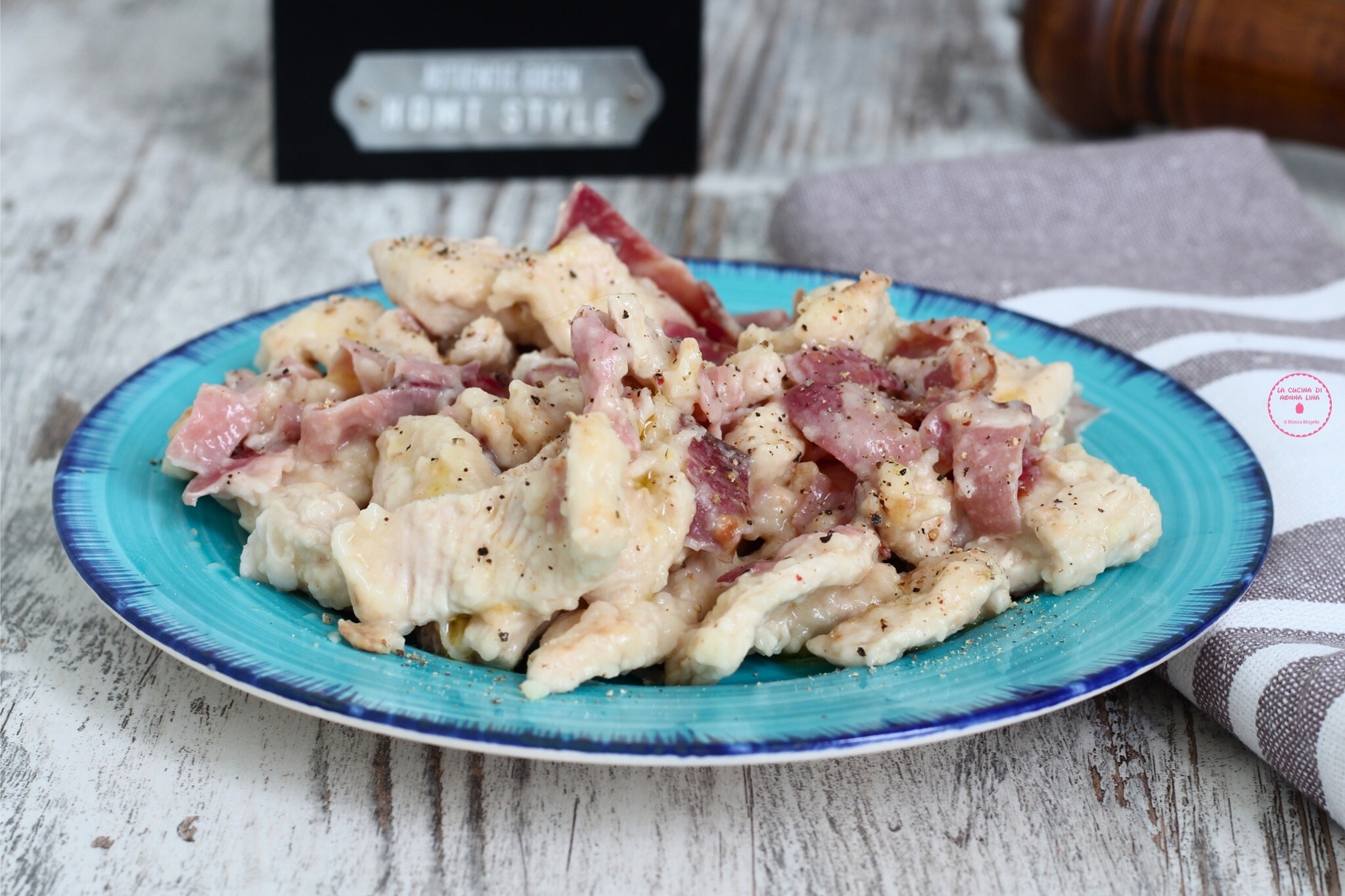 Trozos de pavo con speck