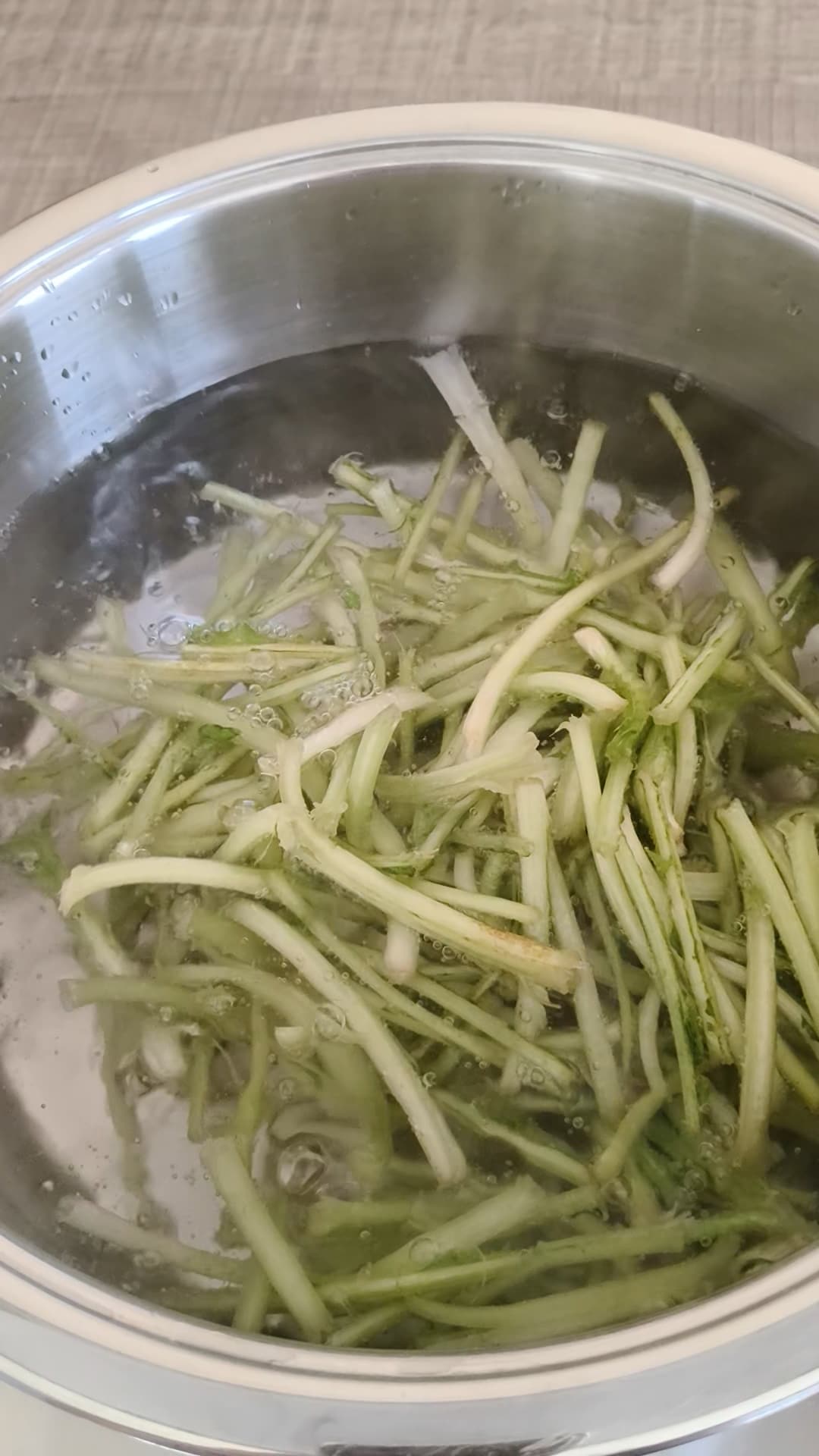 cortar los pimientos antes de cocinarlos en el microondas