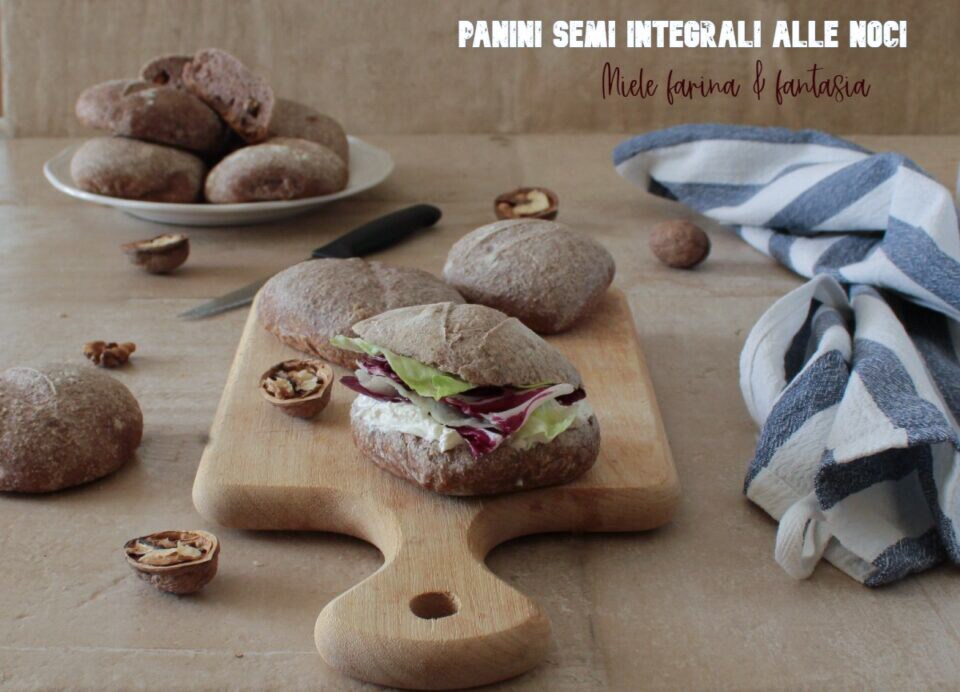 Bollos integrales con nueces y masa madre